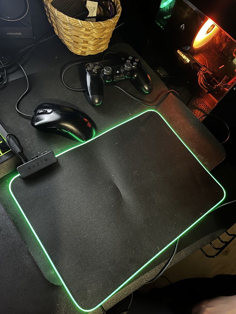 Razer mousepad светещ