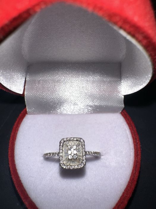 Inel de logodna cu diamante Teilor