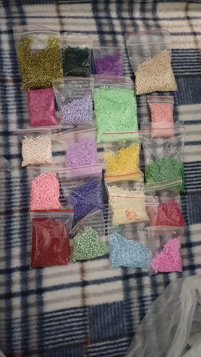 Продам бисер фасованный