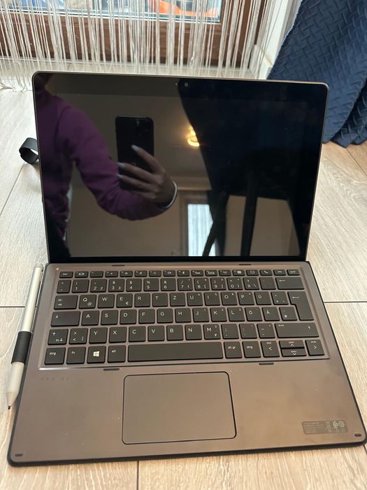 HP Pro x2 612 g2 Tablet 12"FHD Touch Screen m3-7Y30 8GB RAM