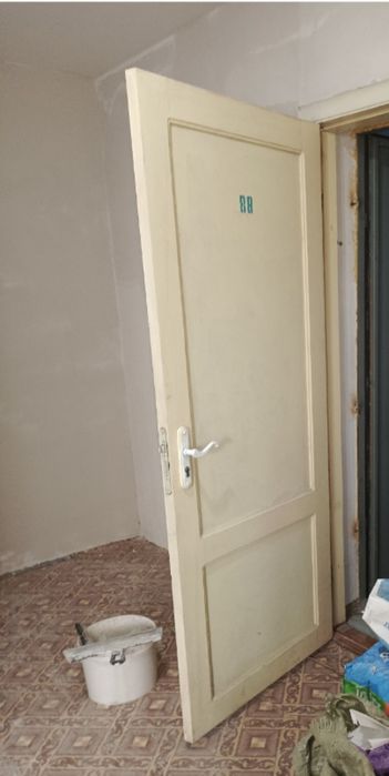 Продаётся дверь.  Самовывоз