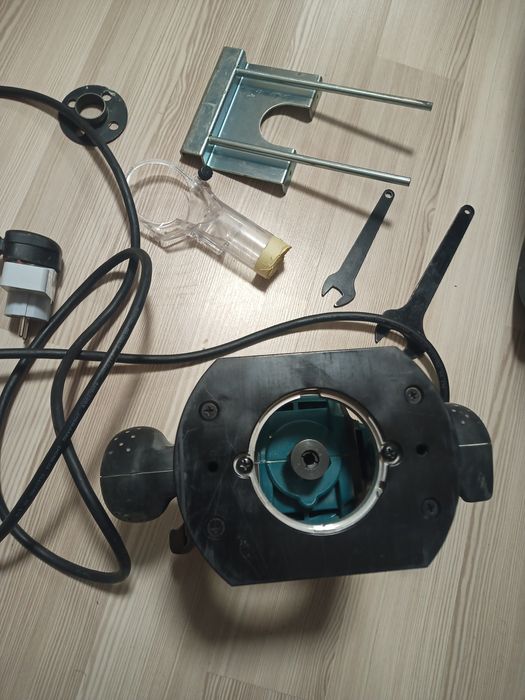 Оберфреза Makita RP0900