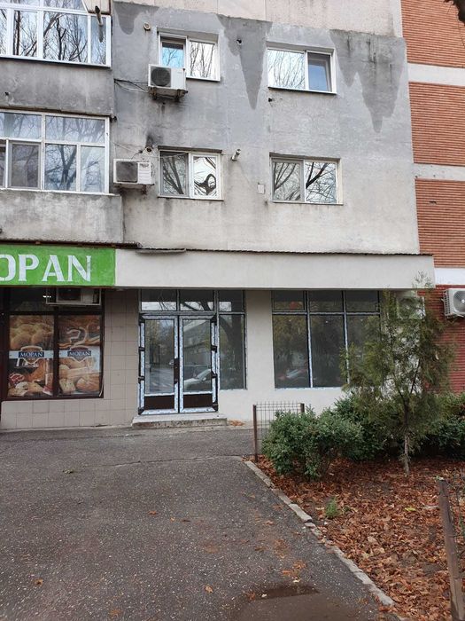 Inchiriez spatiu comercial