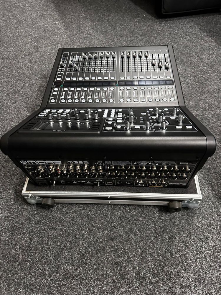 Mixer digital Midas M32R Live, NOU+CASE