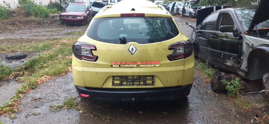 Dezmembrez renault megane 1.5 euro 5 din 2011