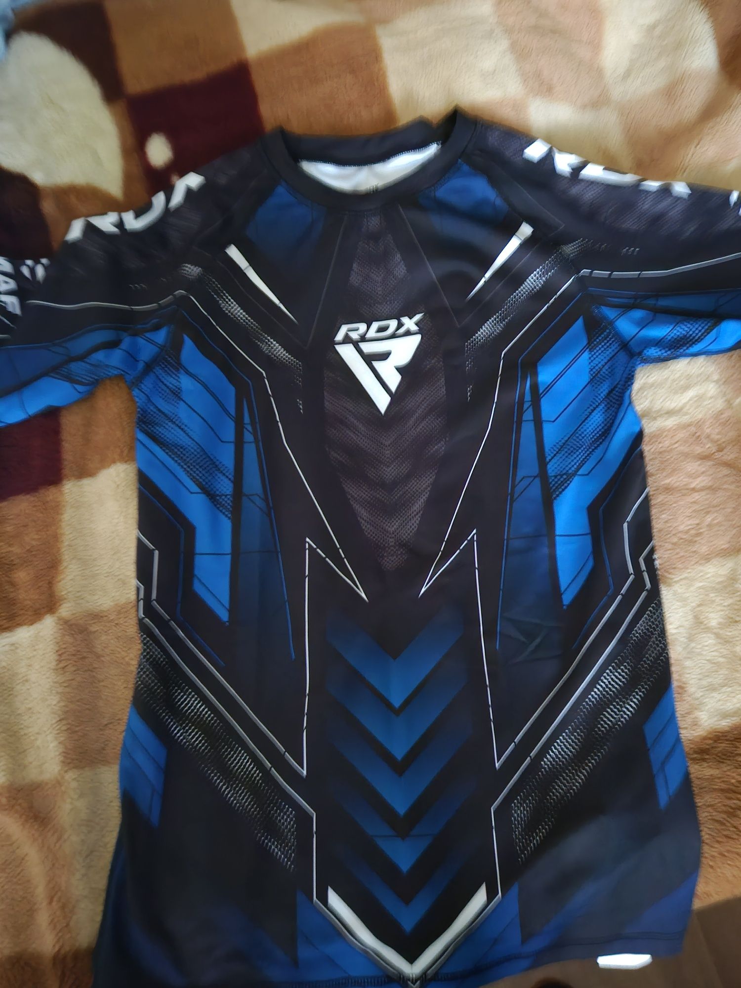 RDX тениска.     .