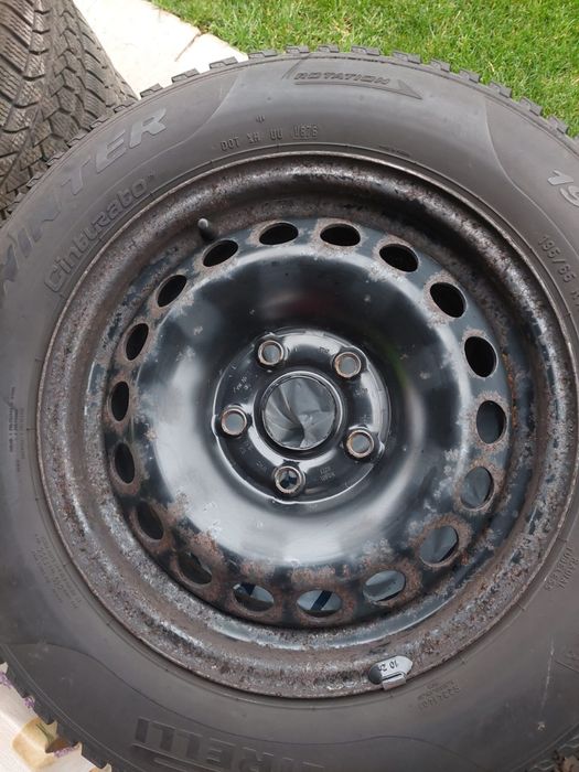 Set 4 x Roti Pirelli VW Golf 6 Iarna 195/65 R15 91T