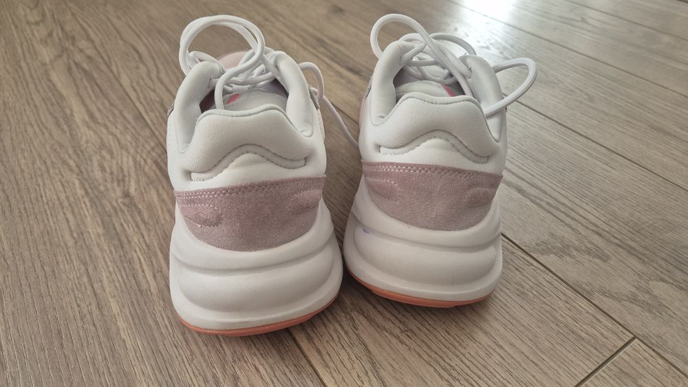 Маратонки ADIDAS  Ozelle