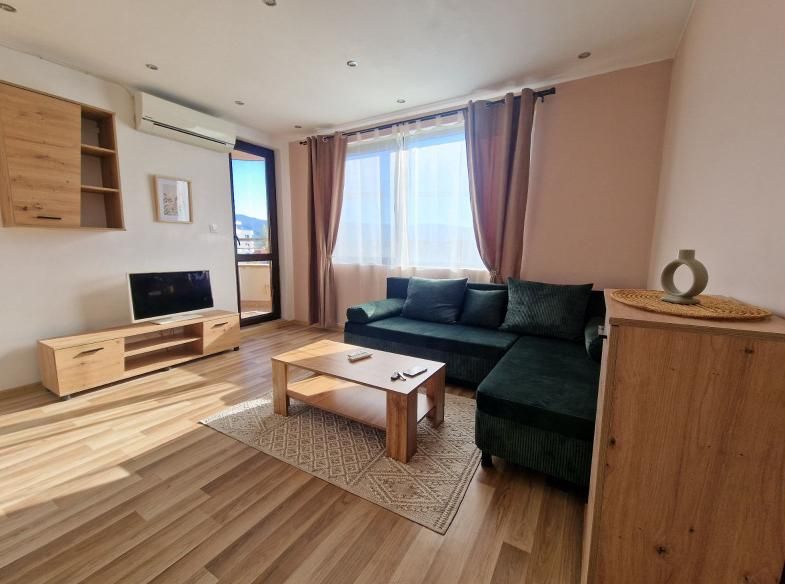 Дава се под наем Тристаен апартамент в Пловдив, Христо Смирненски - 90 кв.м за 575 € - Снимка #1