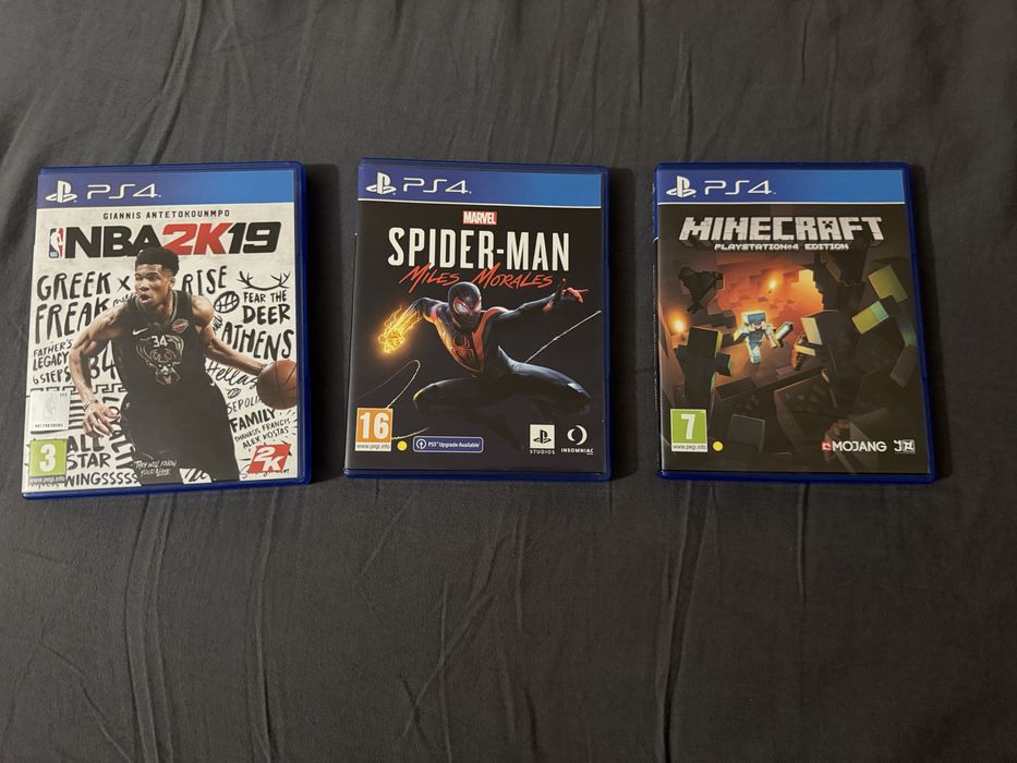 PS4 Slim 1TB в много добро състояние