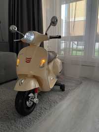 Motocicleta electrica Vespa copii