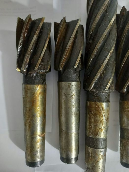 Freza cilindro-frontala / freza deget coada morse