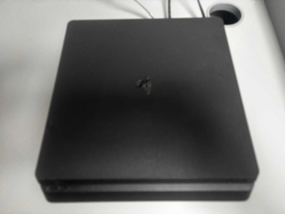 Playstation 4 slim