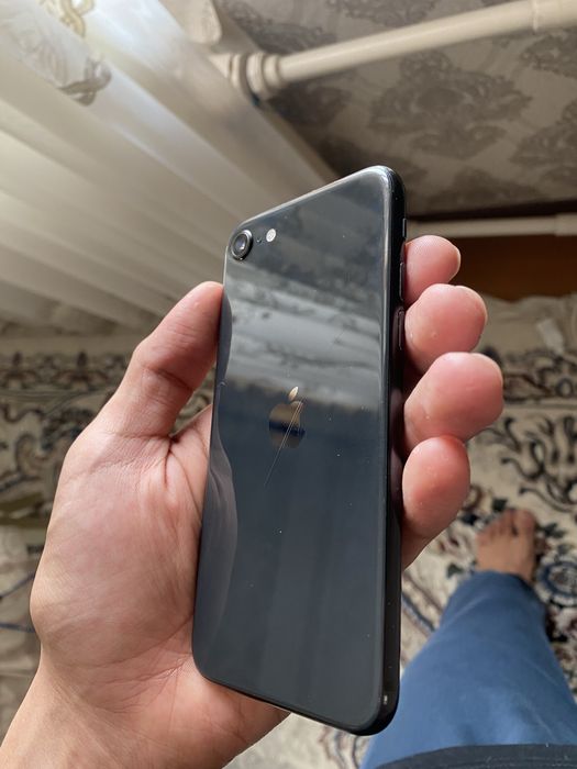 Iphone se qora 64 gb kar bor