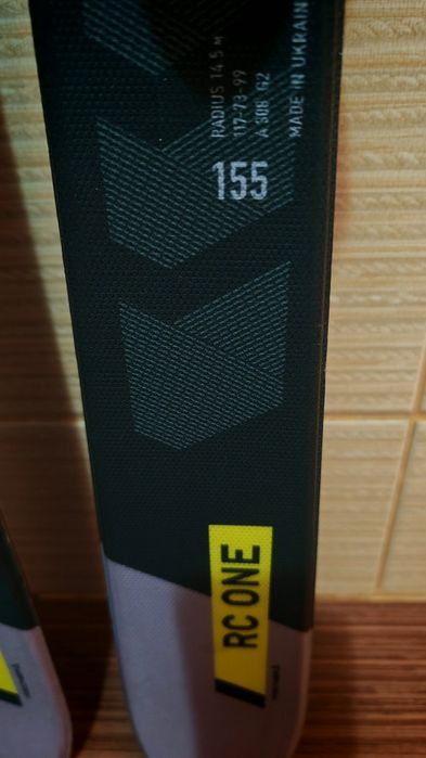 Schiuri Fischer RC One cu 155 cm-clapari ski.