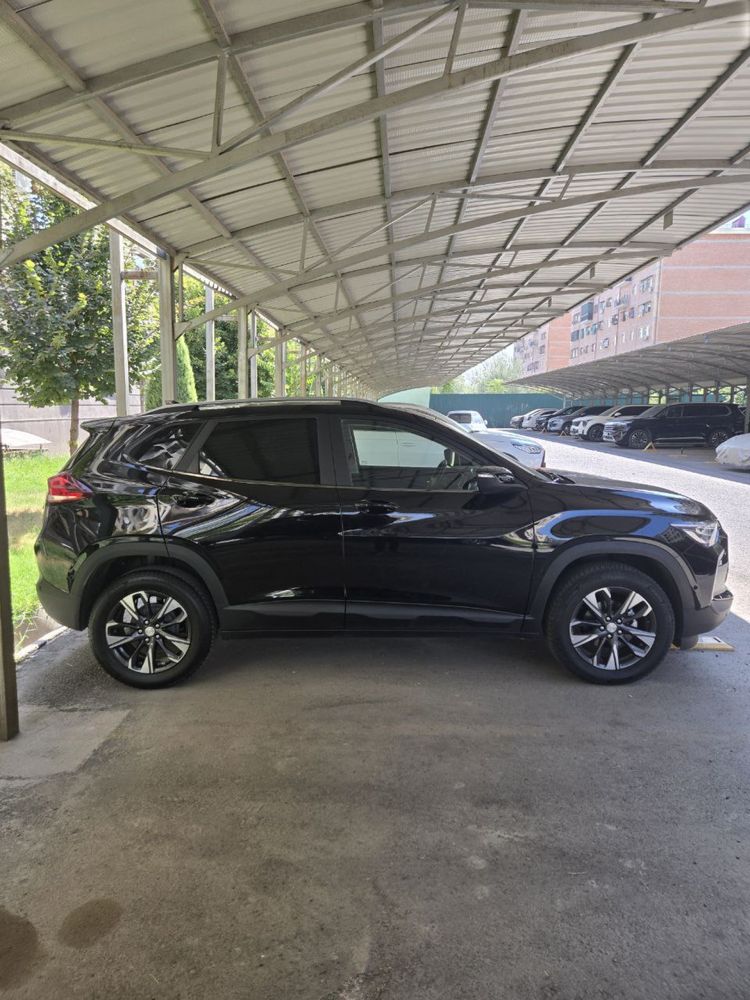 Chevrolet tracker premier 2023 toza