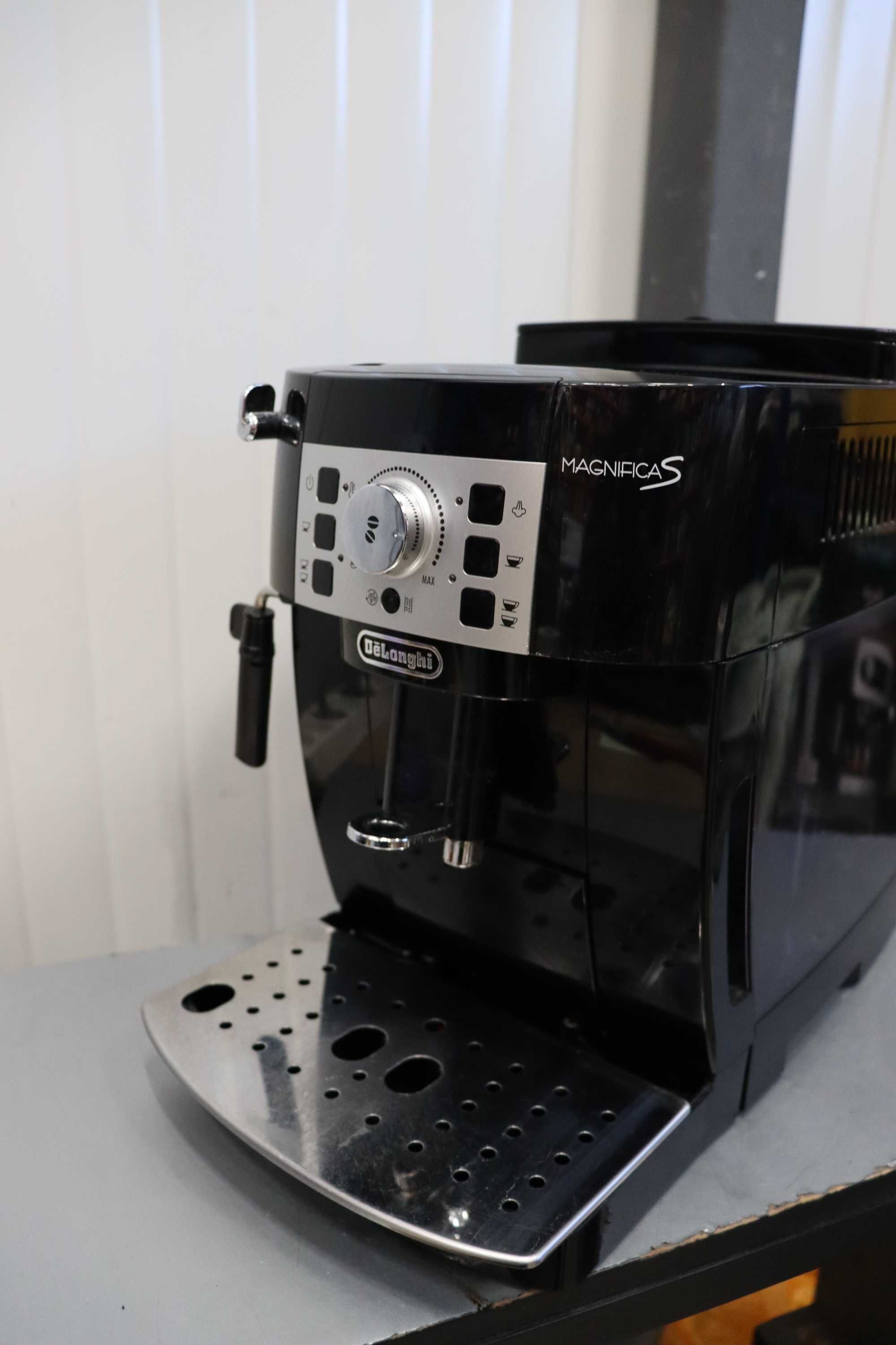 De'Longhi Magnifica S ECAM 22.110 автоматична кафемашина с разпенител