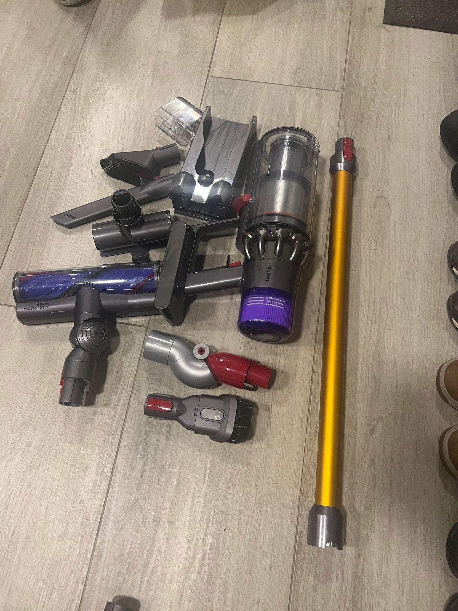 Aspirator dyson v11
