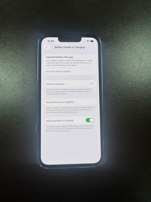 iPhone 13 - 128gb с кутия и подарък 10 кейса