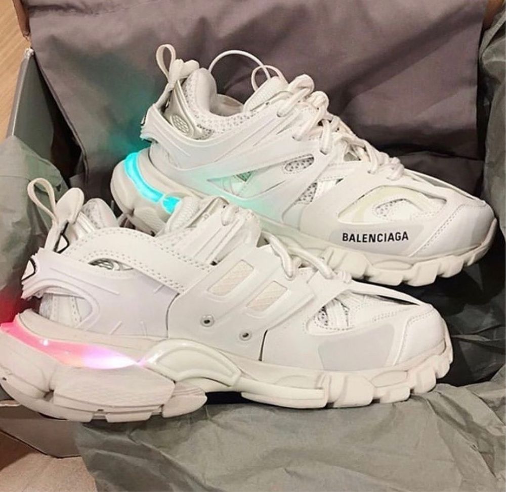 balenciaga track led