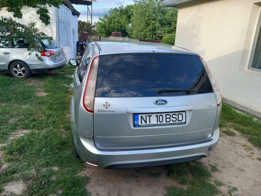 Ford Focus 2.   1.6tdci 2010


-climă automată pe 2 zone
-pachetul chr