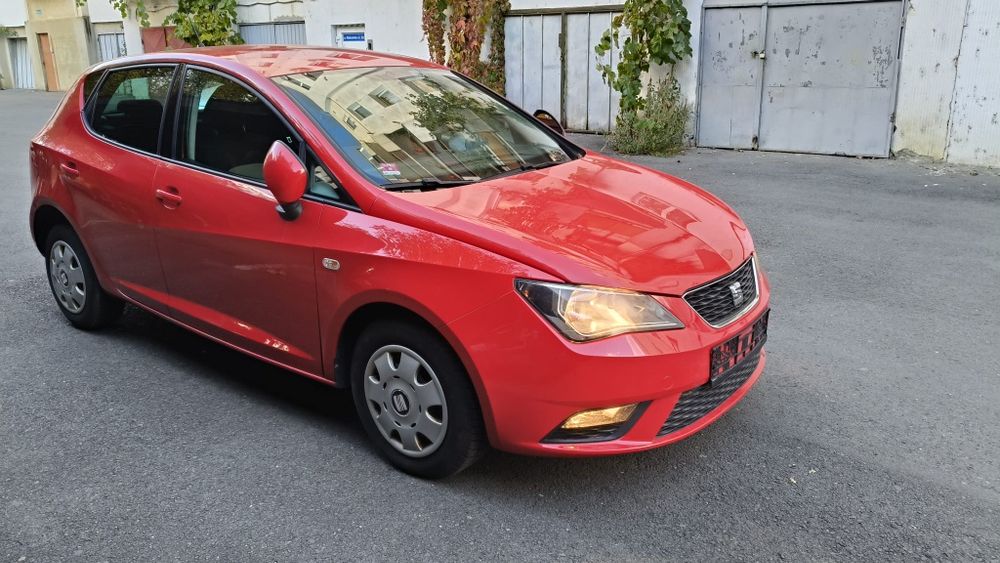 Seat Ibiza 1,2benzina carte service.