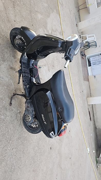 Scuter 80cc piagio