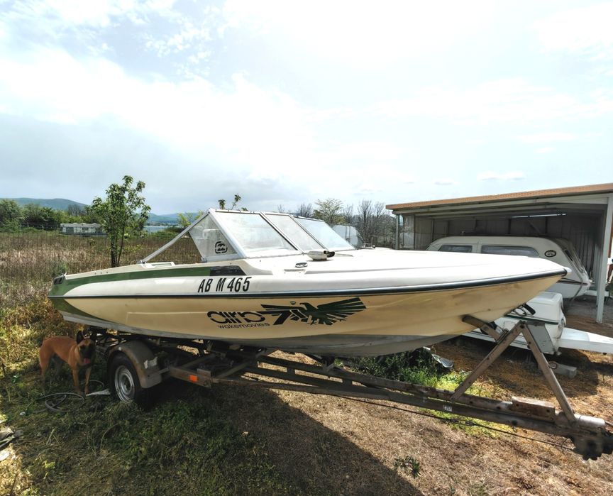 Barcă cu motor onboard, 140CP cu peridoc propriu