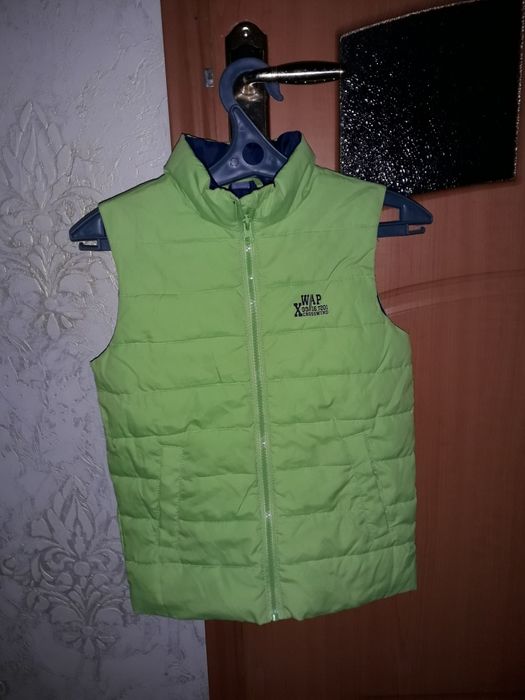 Фирменная жилетка на мальчик 7-8лет рост 128см