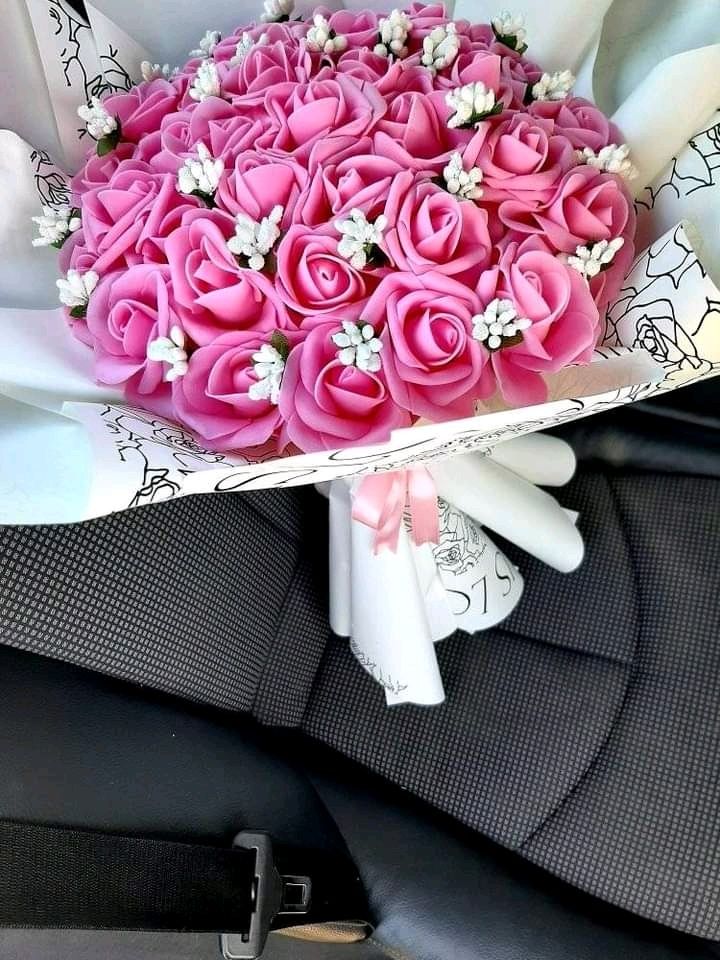 Вечен букет от рози от фоам