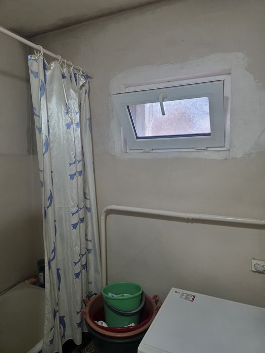 Срочно Микрайонда 2 этаж 2 хонали уй сотилади