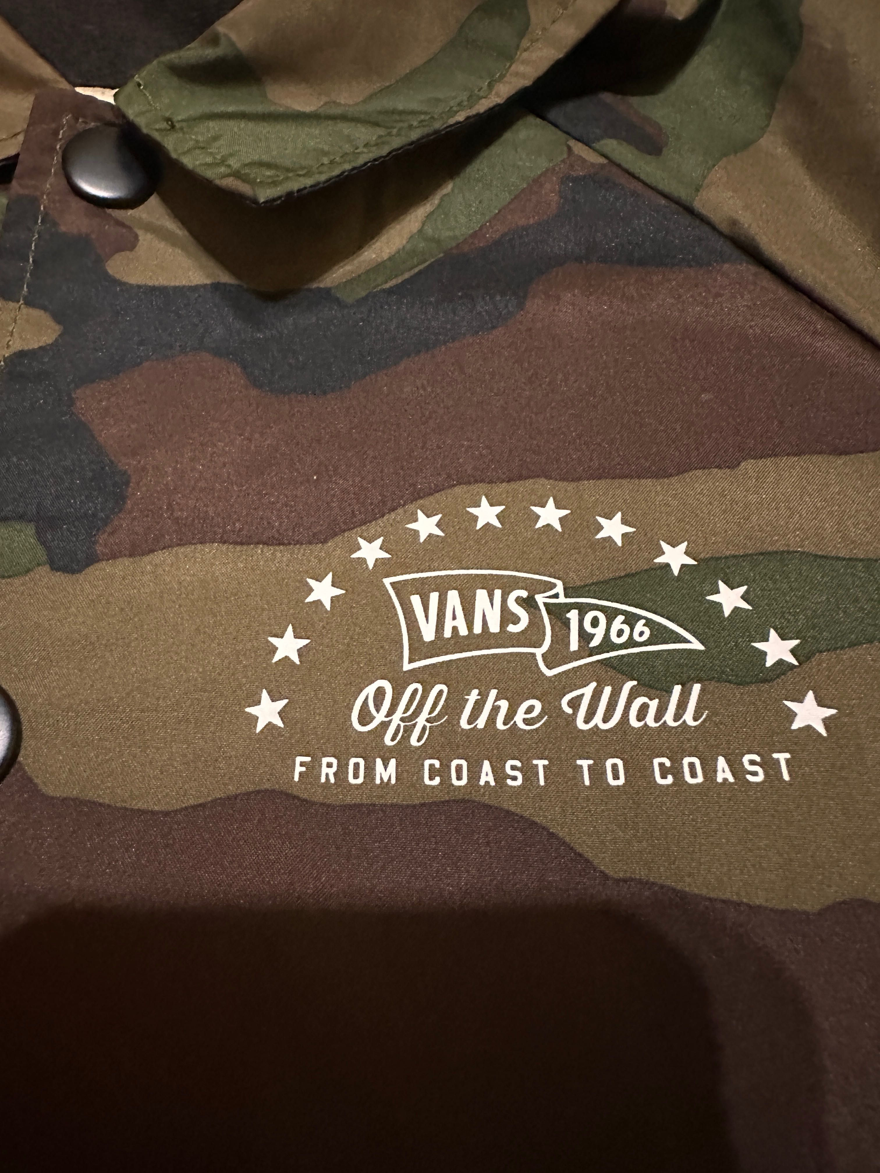 Vans камуфлажен анорак