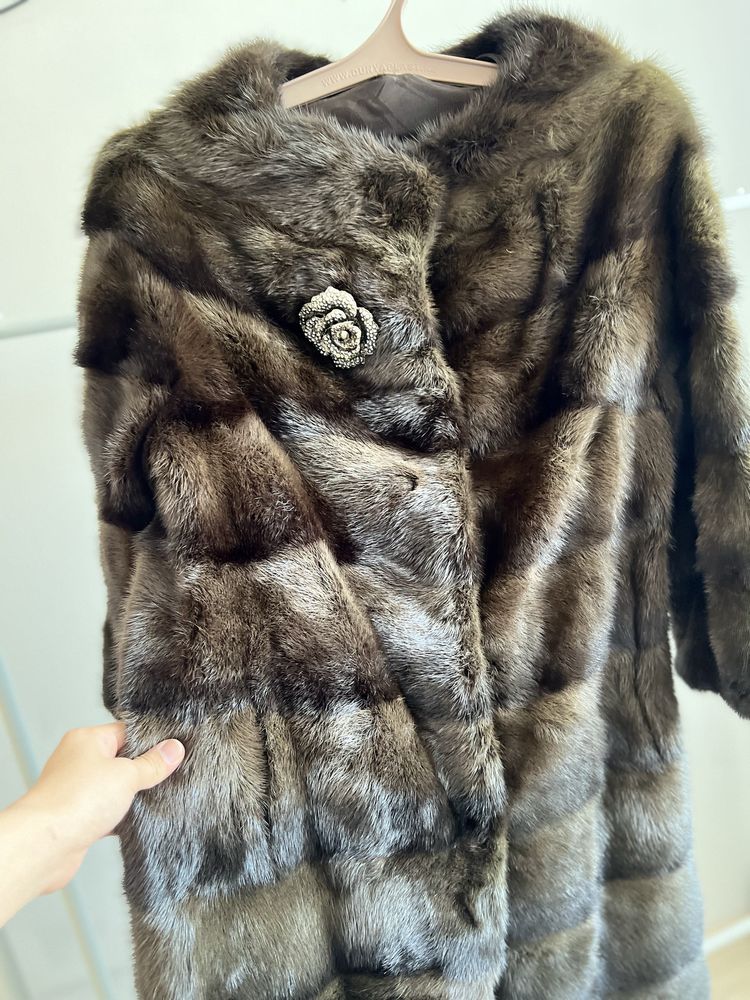 Продам норковую шубу.