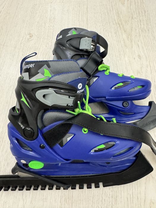 Коньки детские р-р 30-33 в илеальнои состоянии, пару раз одеты.