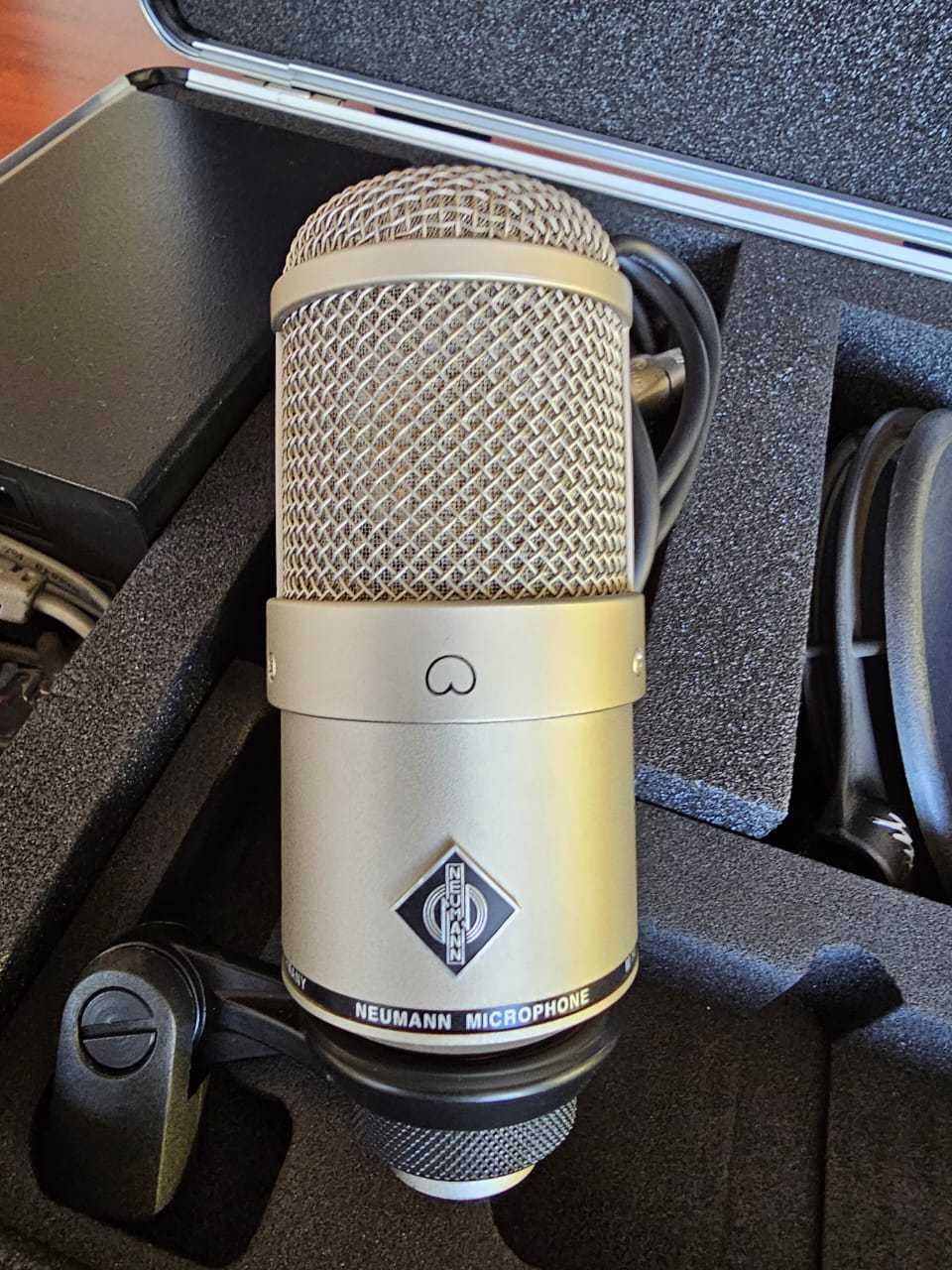 Продам профессиональный студийный микрофон NEUMANN Германия
