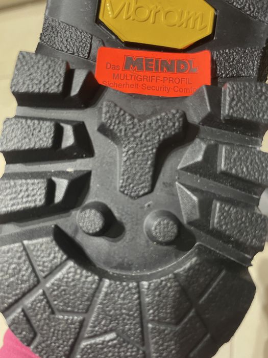 Bocanci Meindl dama impecabili