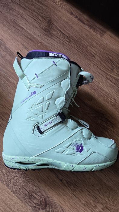 Сноуборд дъска автомати обувки каска комплект