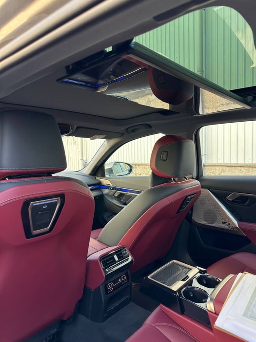 BMW i5 35L 2024 yil