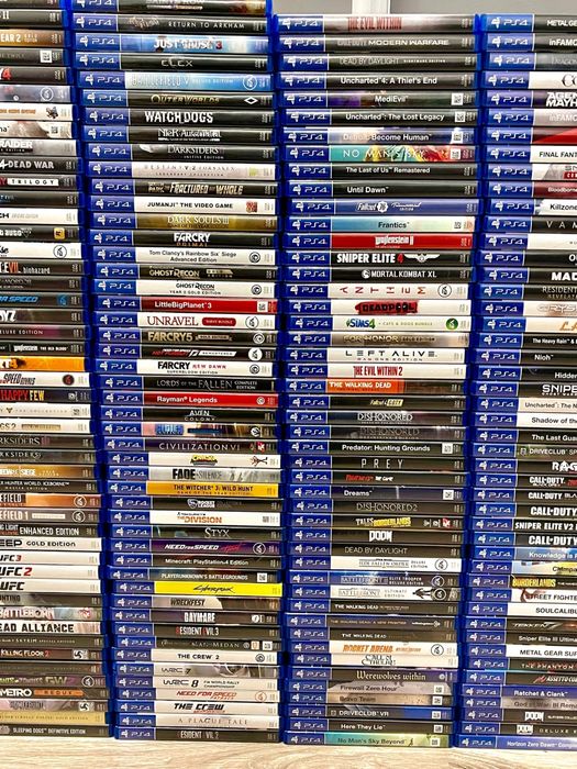 Playstation 4(Clasic-Slim-Pro) 4 jocuri fizice-12 digitale !