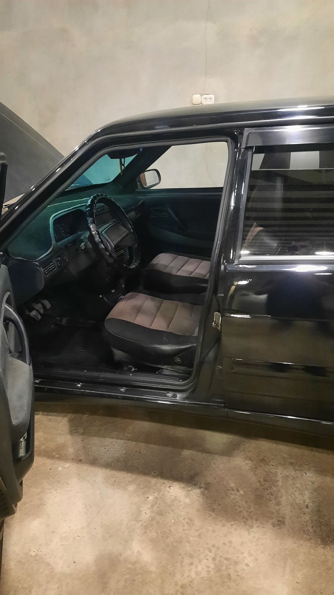 Lada moshinasi sotiladi 3000$ kelishiladi