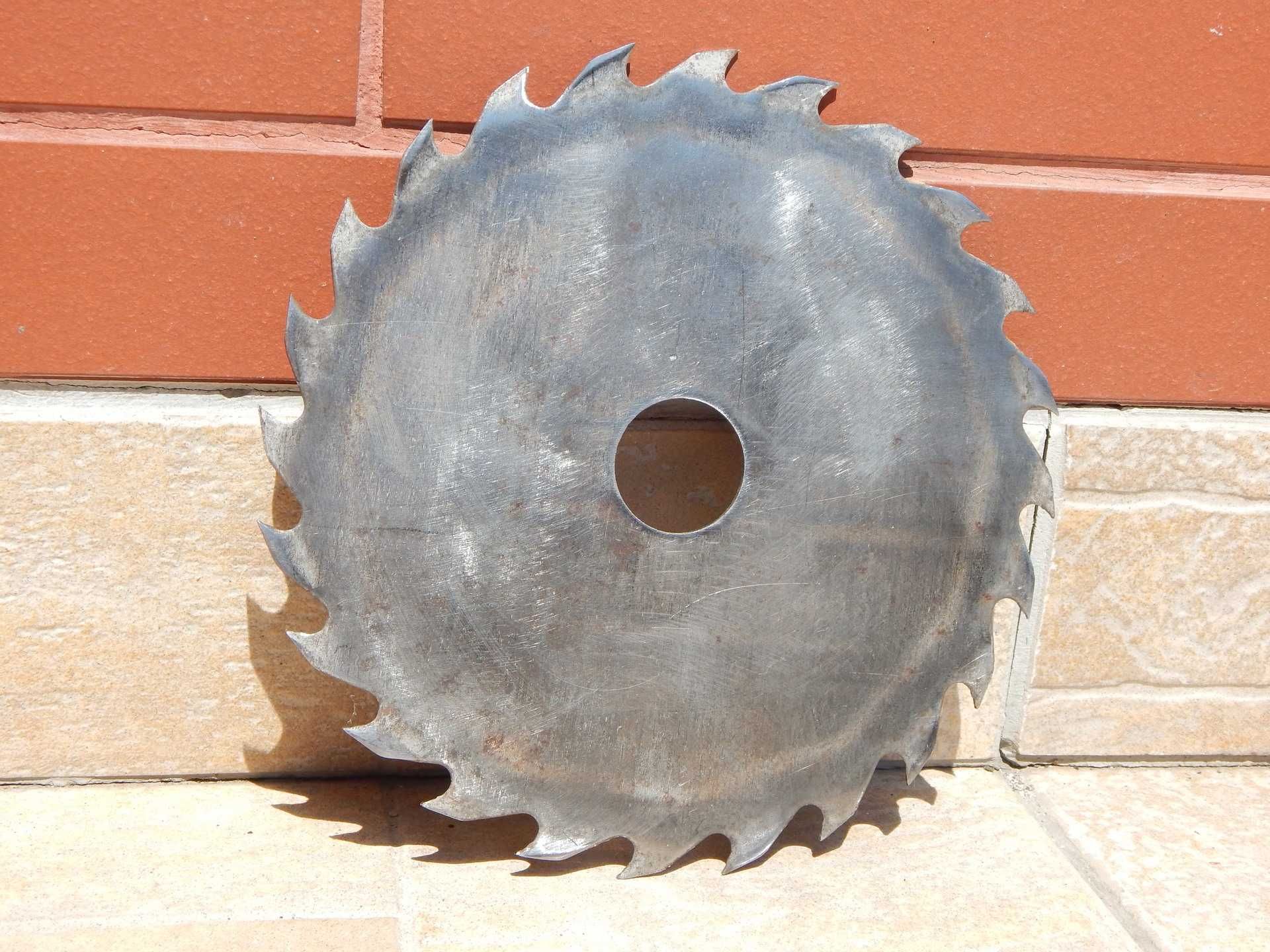 Disc fierastrau Φ = 200x32 mm cu 24 dinti fabricat URSS nefolosit
