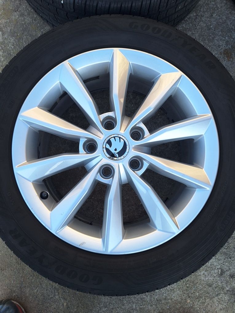Jante aliaj usor originale Skoda Passat Seat5x112 6J Et 46  16"