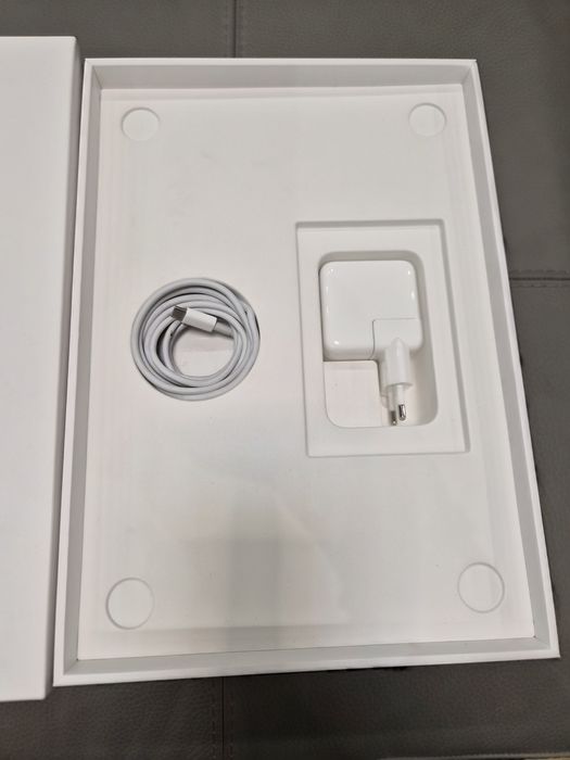 MacBook Air 13 inch  М1 чип, rose gold, 256 GB SSD, 8 GB RAM-ЗАПАЗЕН!