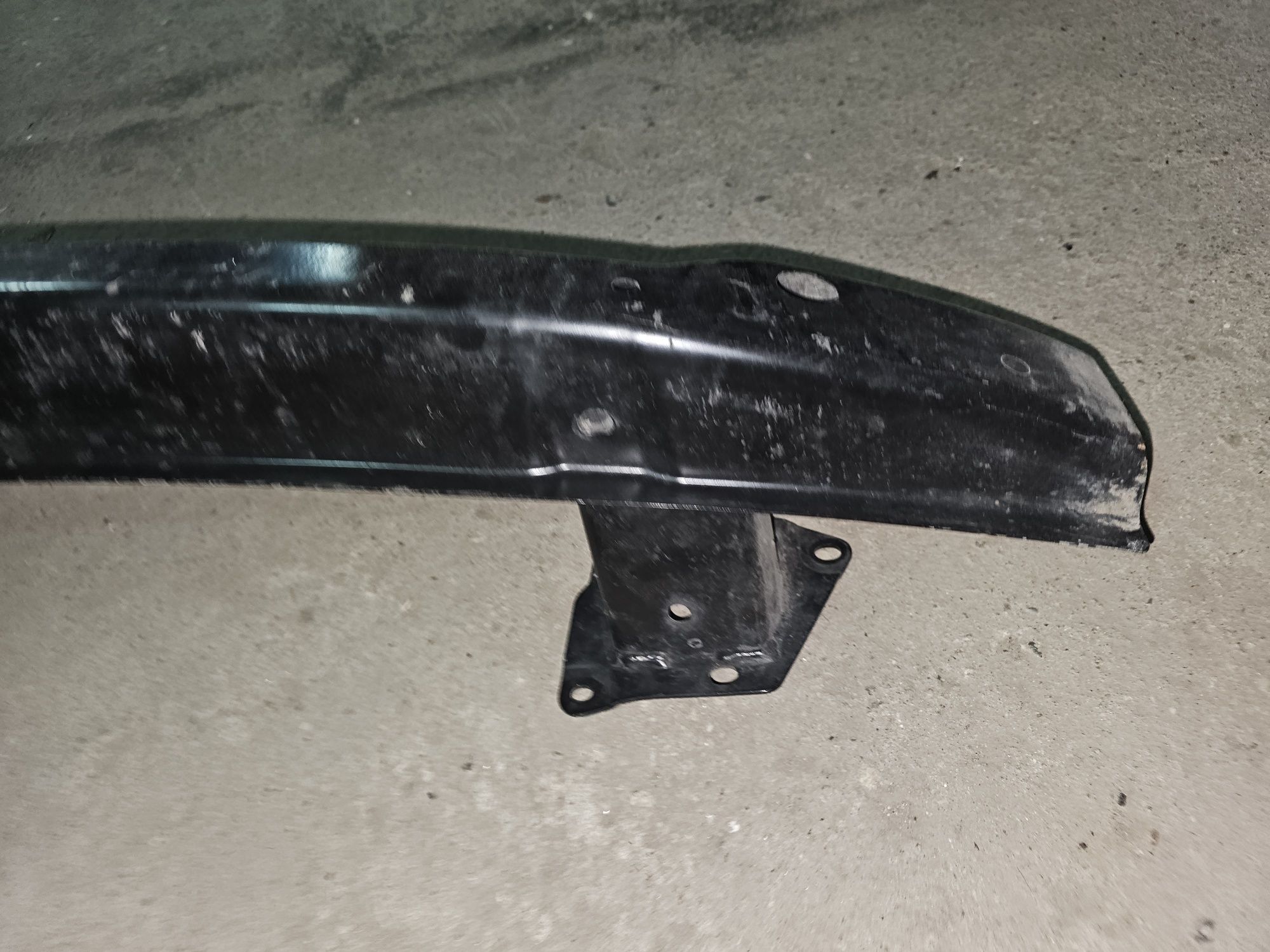 Греда за задна броня на Пасат B5 Passat