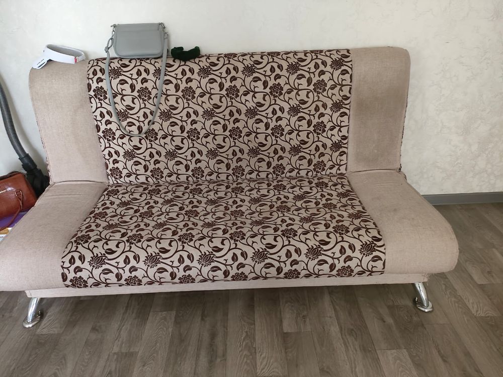 Продам диван в отличном состоянии
