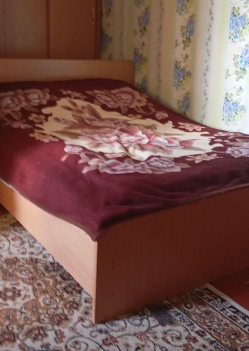 Продам двух спальный кровать ..хорошом  состоянии