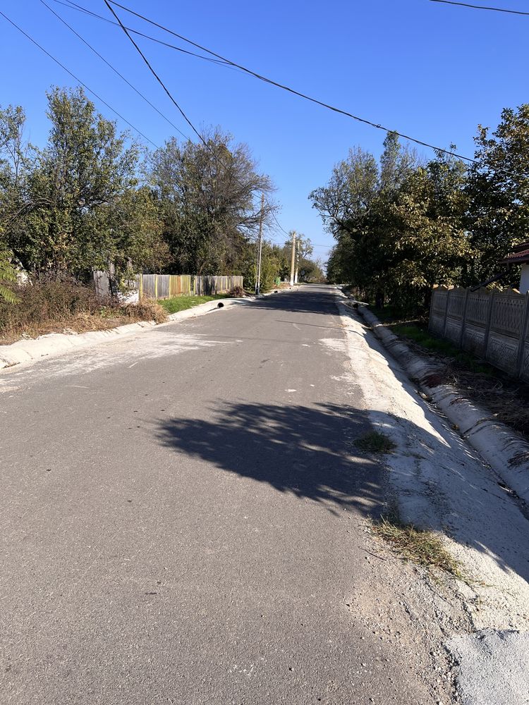 Vand casa cu teren