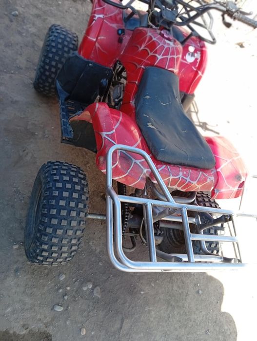 Vând ATV 125cc 3+1