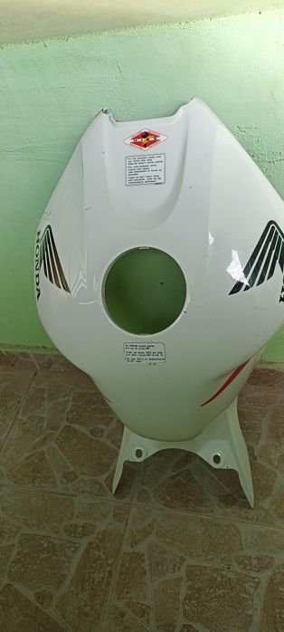 Спойлер резервоар honda cbr 1000rr 2004-2005