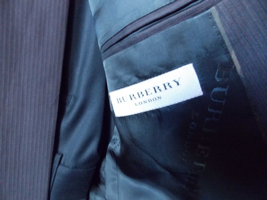 Costum barbatesc Burberry NOU marime 56R